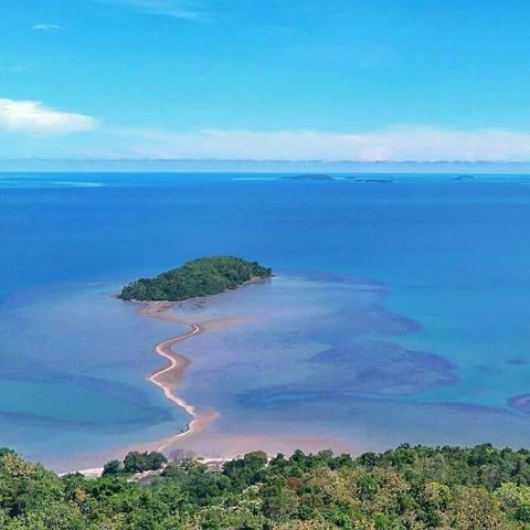 Pantai Tete yang Eksotis dan Unik