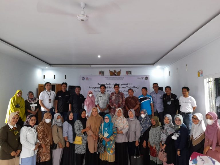 Pengabdian Masyarakat Program Studi Managemen Tata Boga di Desa Bulu-bulu, Kec. Tonra, Kab. Bone